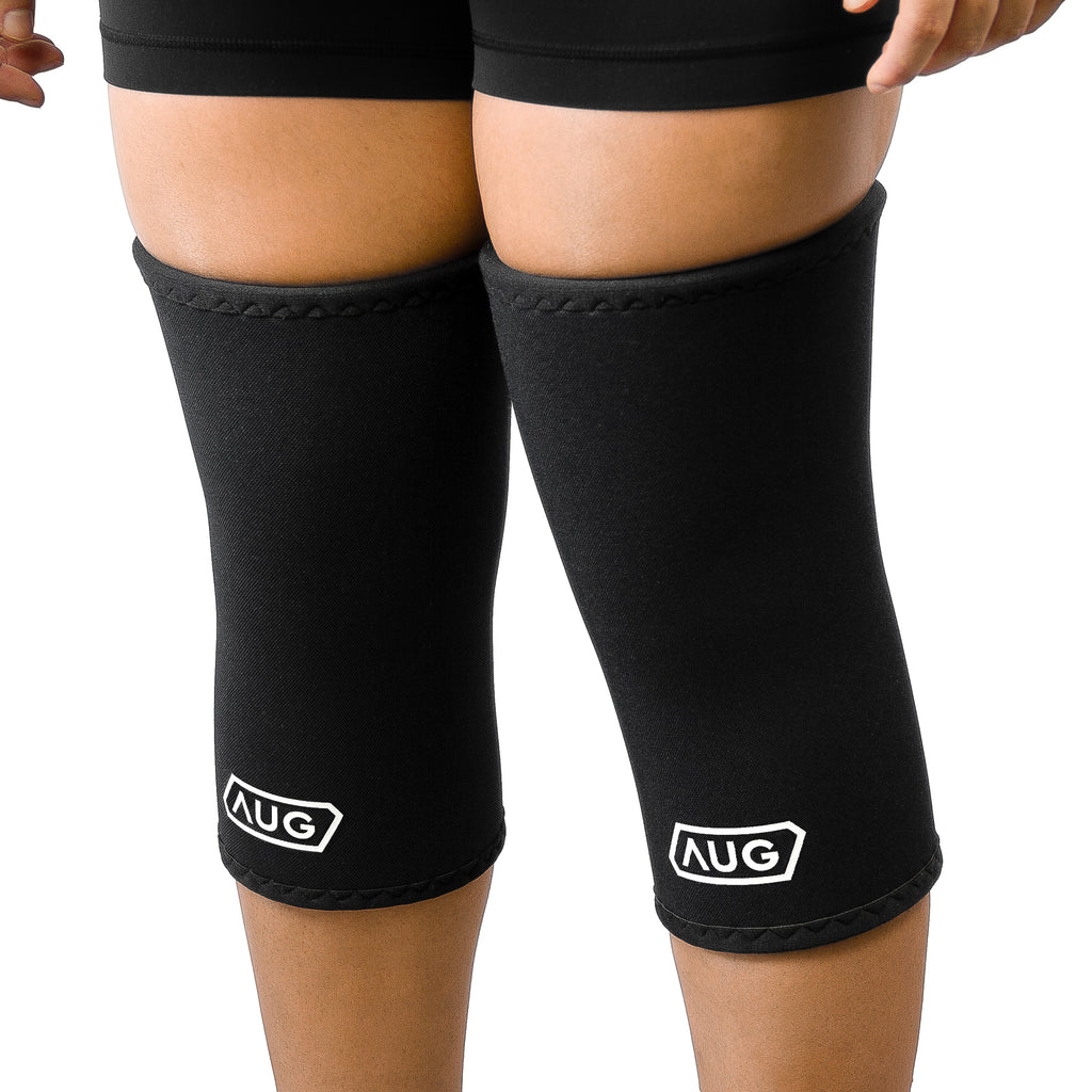 Knee Sleeve for Powerlifting, Bodybuilding, Strongman Strength Sports. Increase Squat Leg Day Performance. Made of stiffest and most dense 7mm Neoprene. Prevents injuries provides maximal warmth. Break Personal Records and excel in Competition. By Augments Training Armoury AUG 'AUG' Augments critical pieces part of the carbon collection. Stiffness and Density provides the highest-quality compression to the Knee. Competition specifications and approved by most powerlifting federations worldwide.